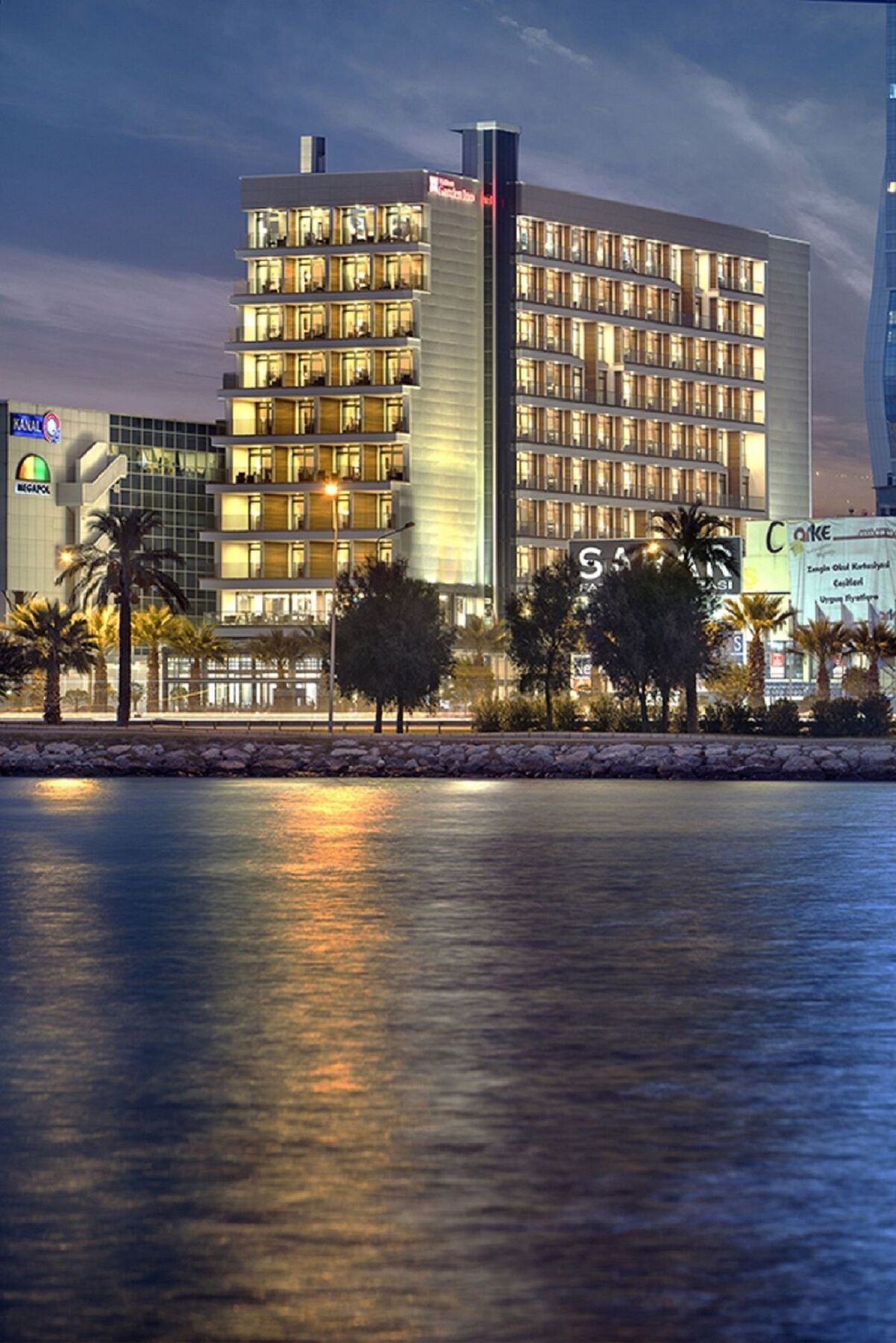 Hilton Garden Inn Izmir Bayrakli Exteriör bild